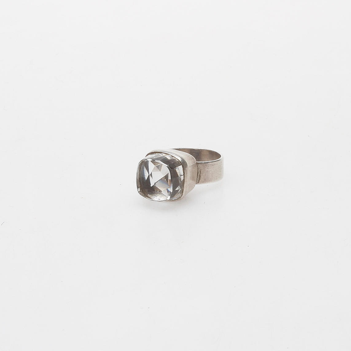 RING, silver, med bergskristall, 1900-talets andra hälft.