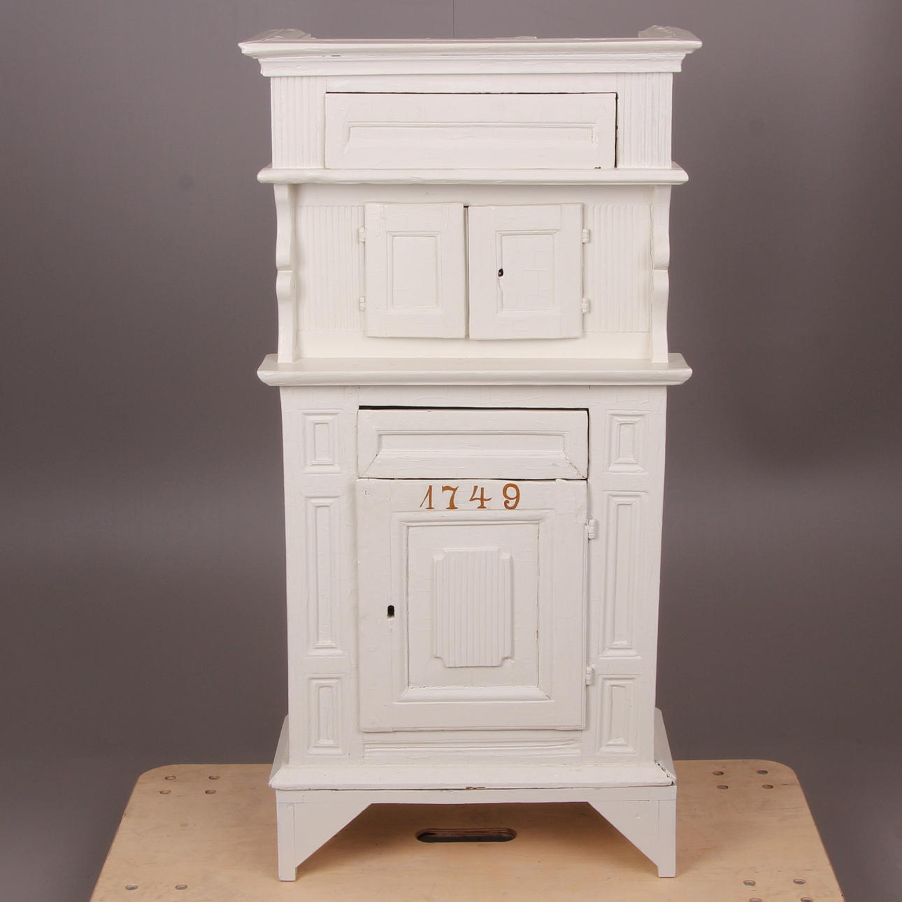 SKÅP, allmoge, daterad 1749.