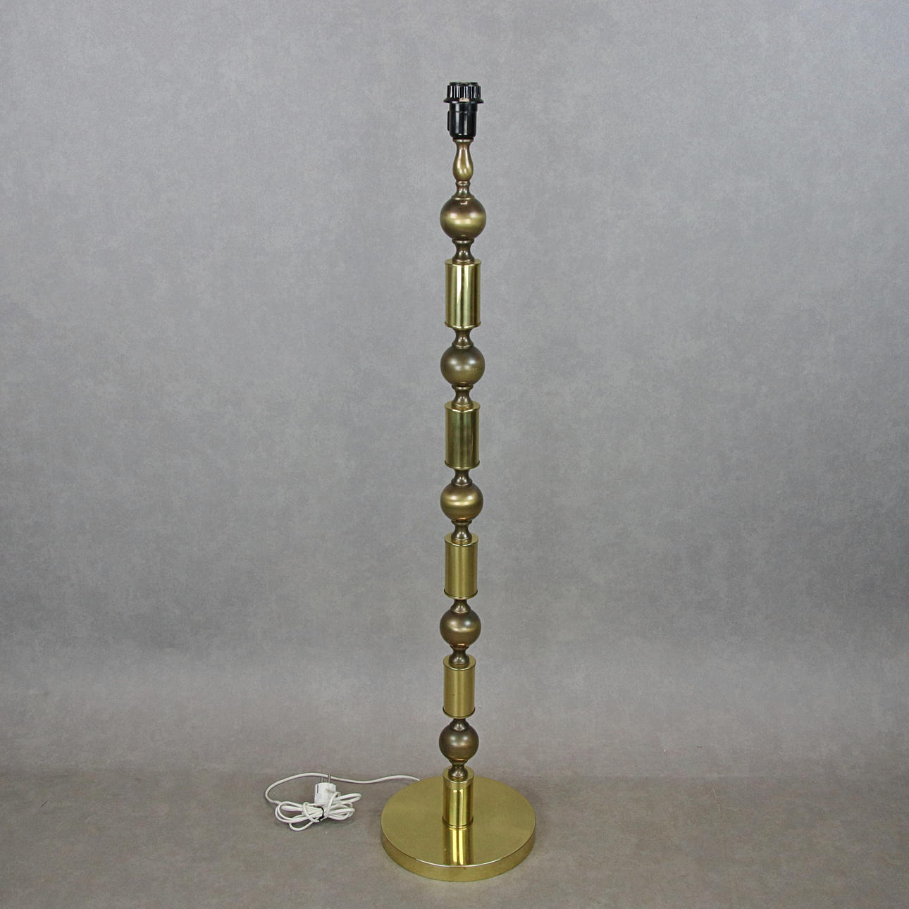 GULVLAMPE, messing, sk. Kuglelampe, 1970'erne.