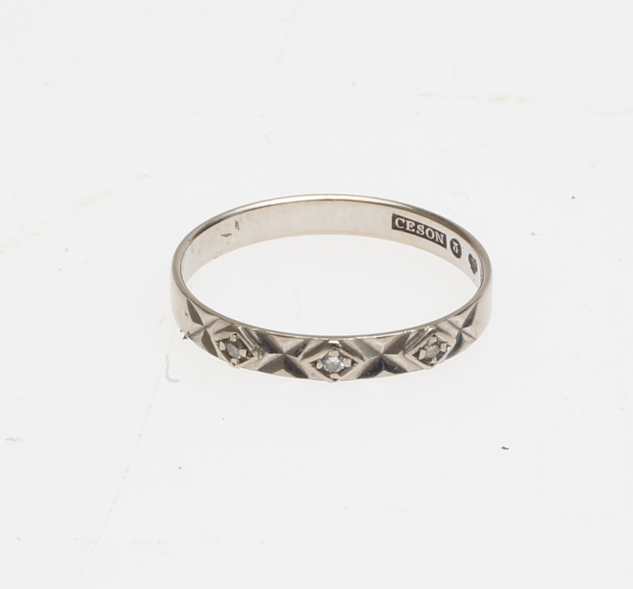 RING, 18 k, med diamanter på 0,03 carat.