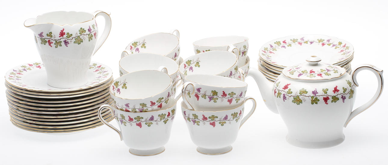 TESERVIS, 40 delar, porslin, "Wine Grape", Shelley, England.