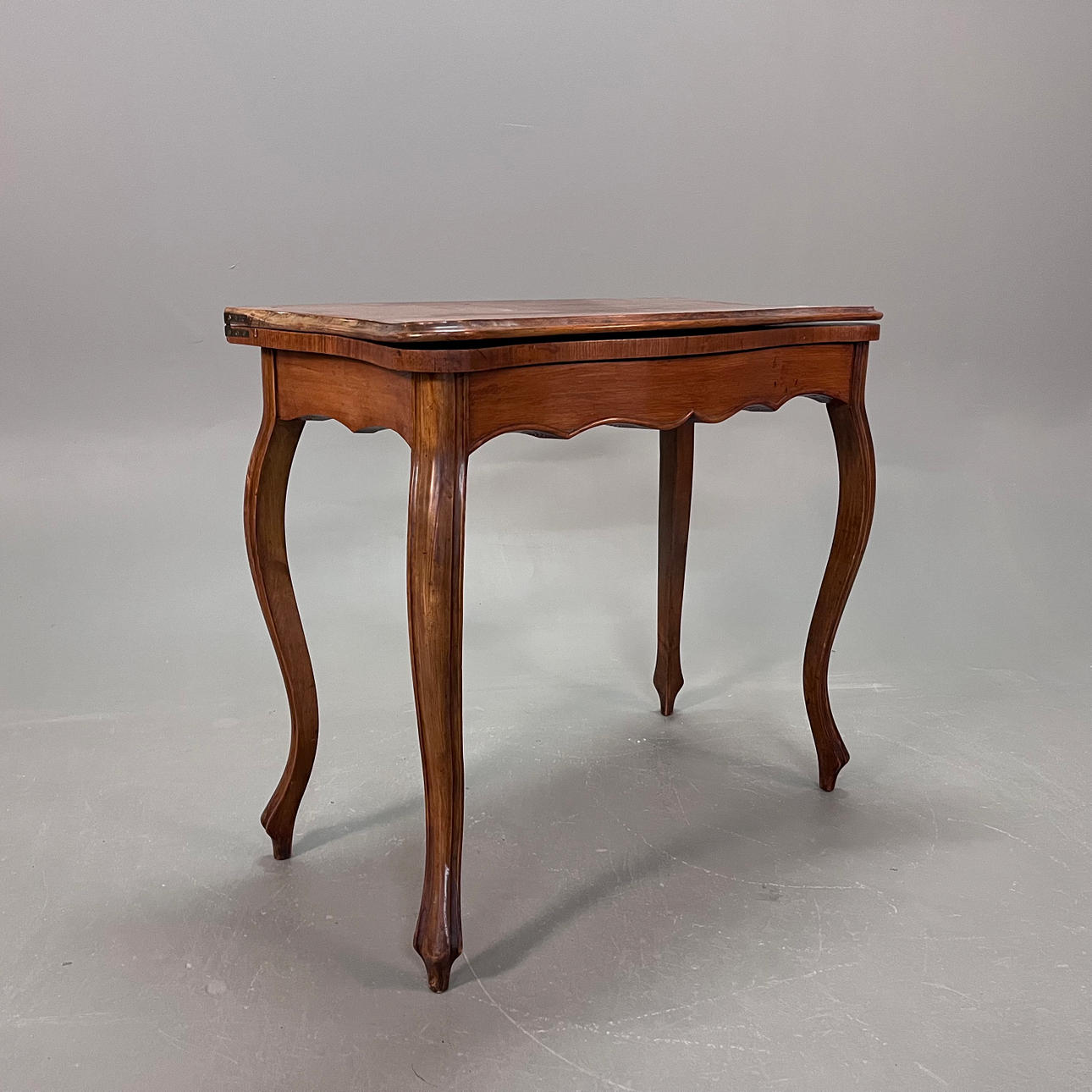 A Neo-Rococo gaming table, 18th/20th century.