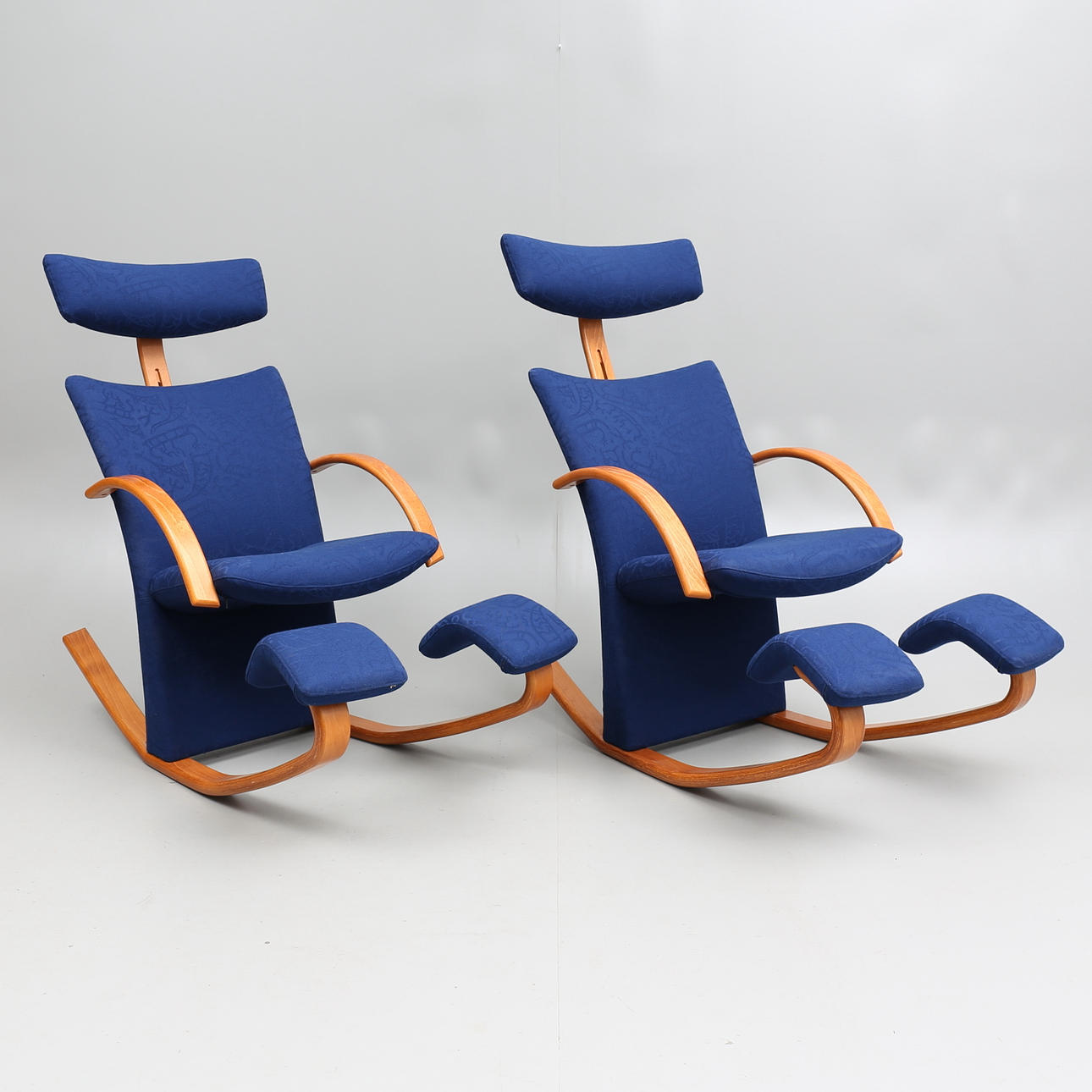 VILFÅTÖLJER, ett par, Peter Opsvik, Stokke, 1900-talets sista kvartal.