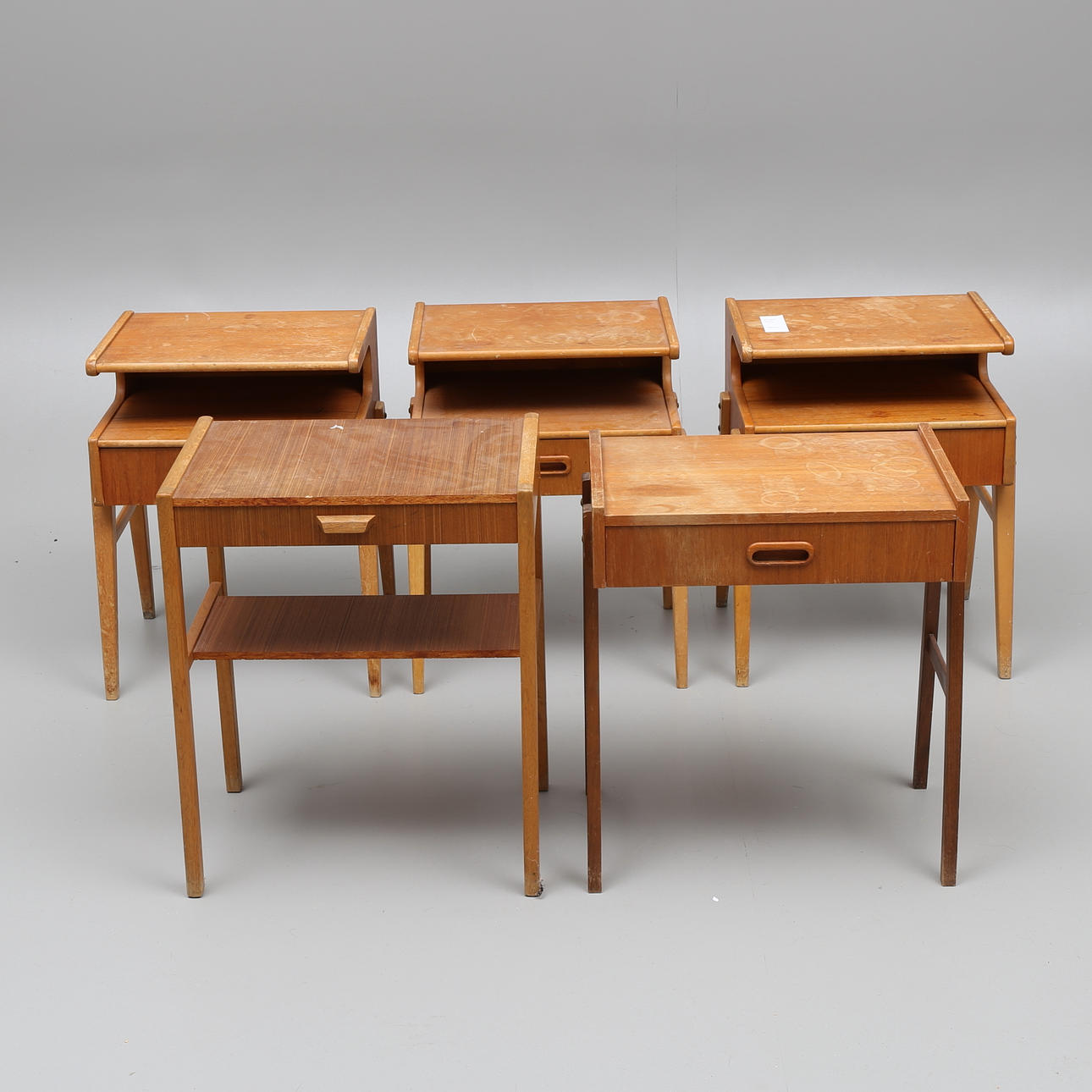 SÄNGBORD, 5 st, (3+1+1), 1950/60-tal.