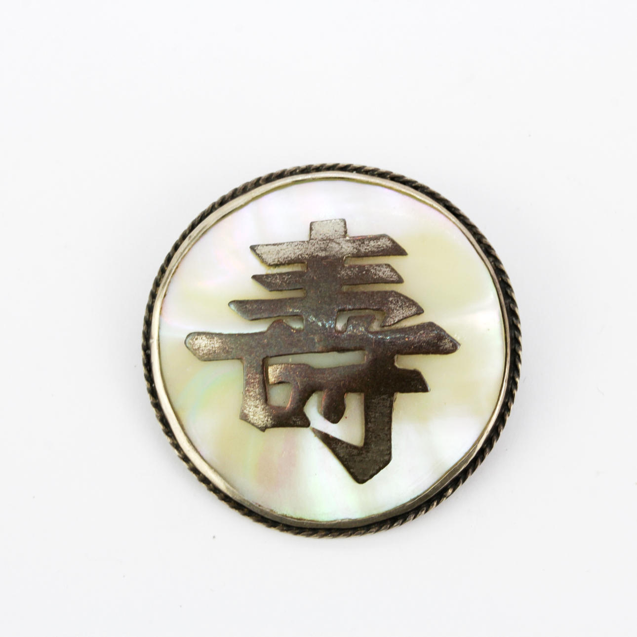 KINESISK SILVER OCH PÄRLEMOR BROSCH.