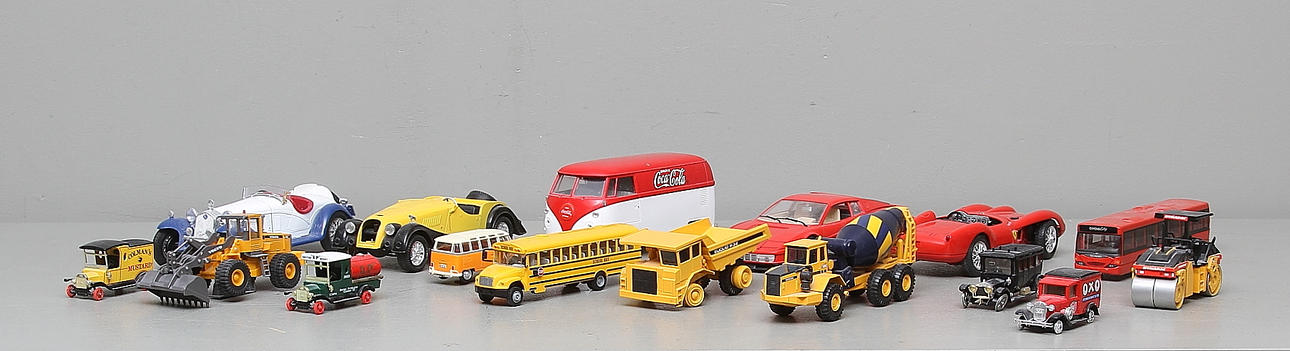LEKSAKER, 16 delar bland annat bilar, Joal, Solido, Siku, Corgi, Matchbox, Burago med flera.