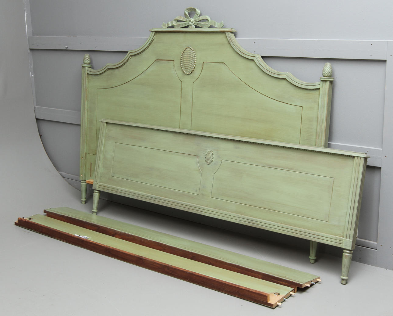 SÄNG, gustaviansk stil, 19/2000-.tal.