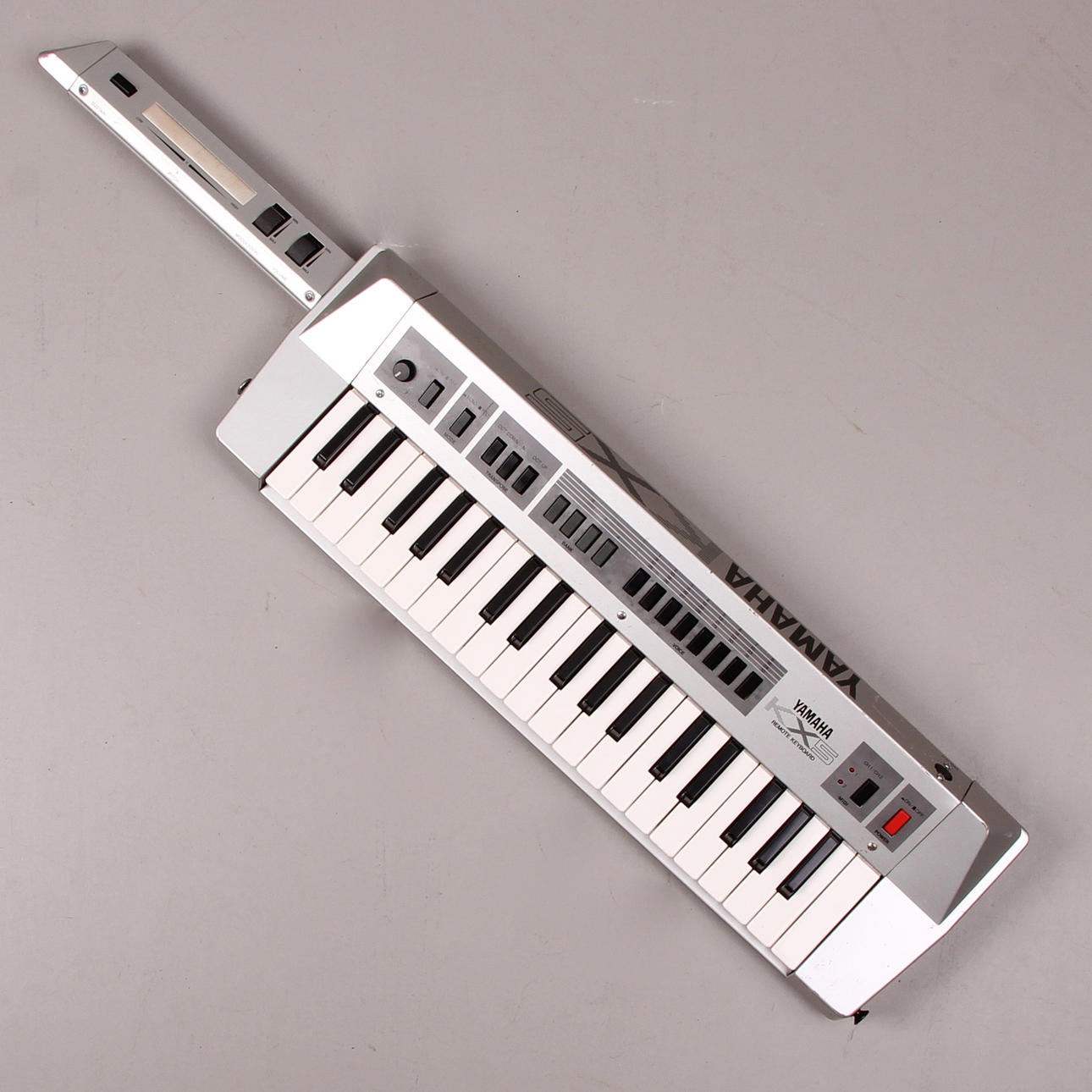 KEYBOARD, Yamaha KX5, samtida.