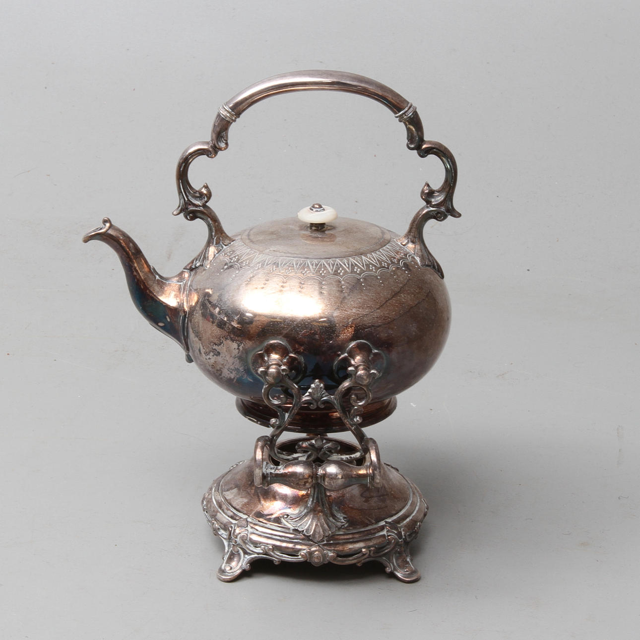 TEKÖK, med rechaud, vitmetall, 1800-talets slut.