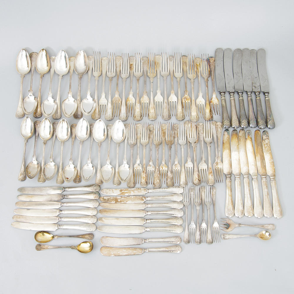 BESTICKUPPSÄTTNING, "Gammel fransk", nysilver.