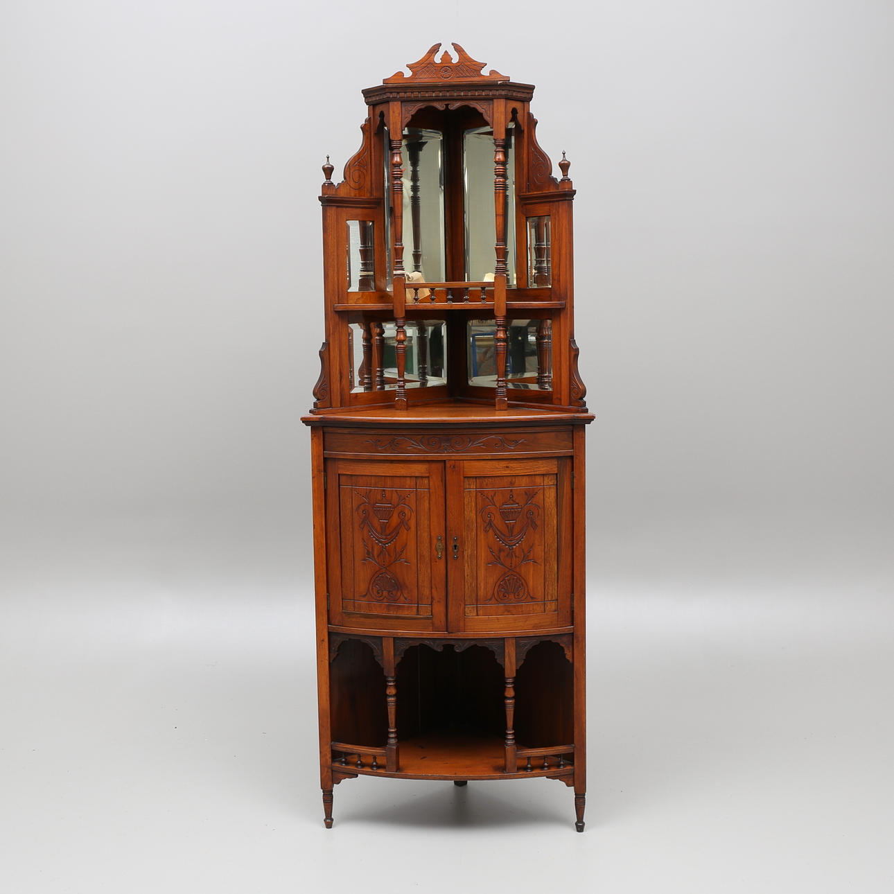 HÖRNSKÅP, 2-delat, 1900-tal.