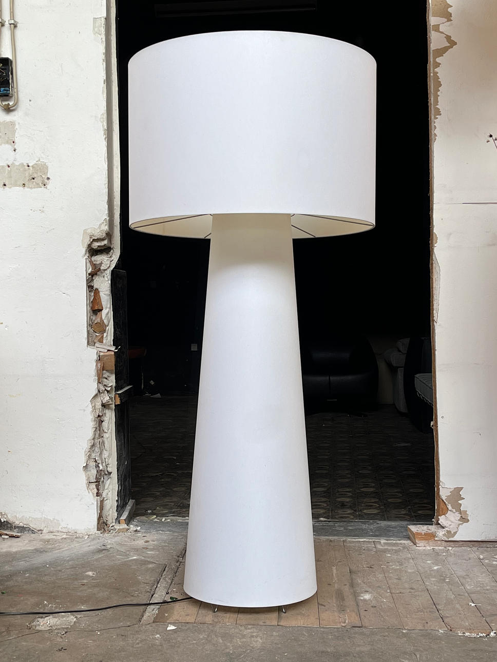 MARCEL WANDERS. Cappellini, große Stehleuchte Modell Big Shadow (180-6).