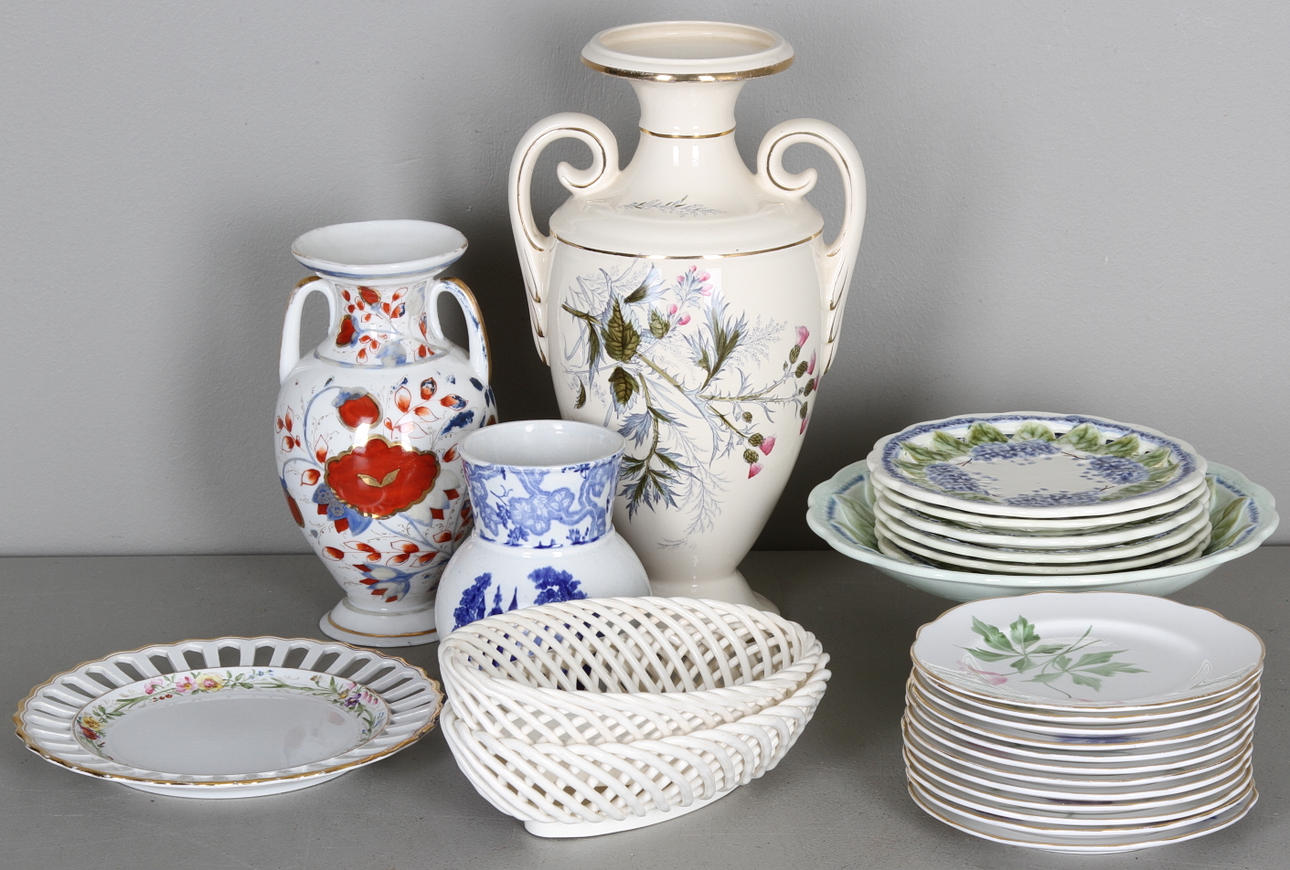 KERAMIKFÖREMÅL, 25 delar, bl.a. Rörstrand, 1900-tal.