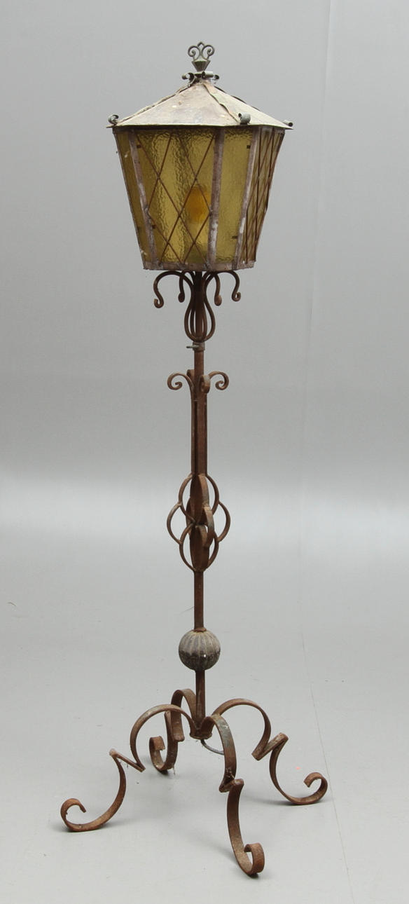 GOLVLYKTA, smide, 1900-talets början.