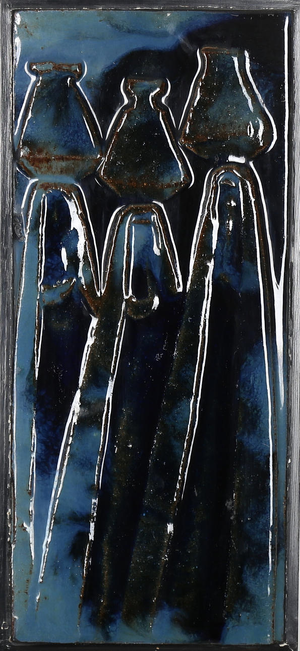 HASSAN HESHMAT. Väggplakett i stengods, kvinnor med krus, a tergo signerad och daterad 1973.