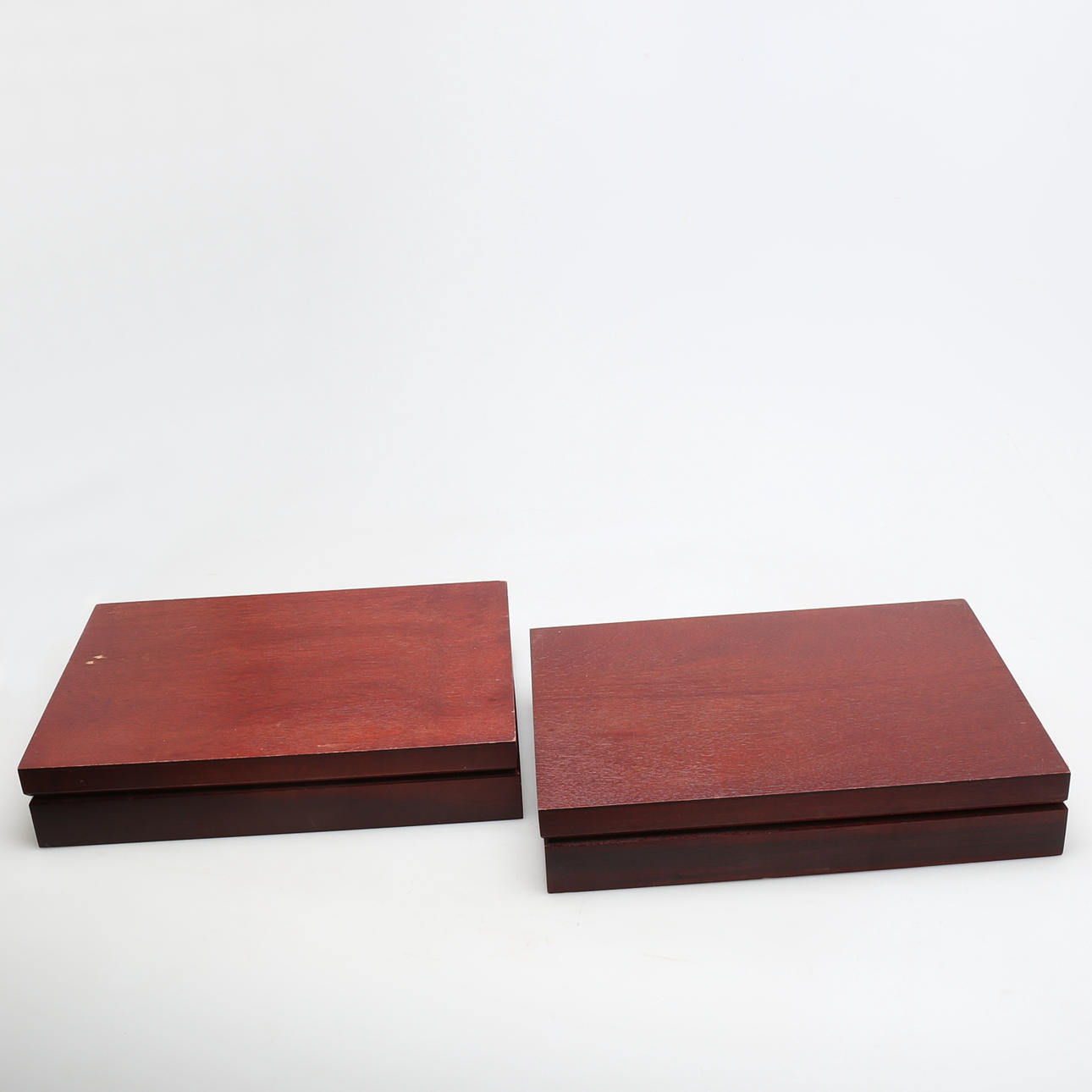 SCHATULL , 2 st med nysilverbestick, 46 st, bestick, Nils Johan.