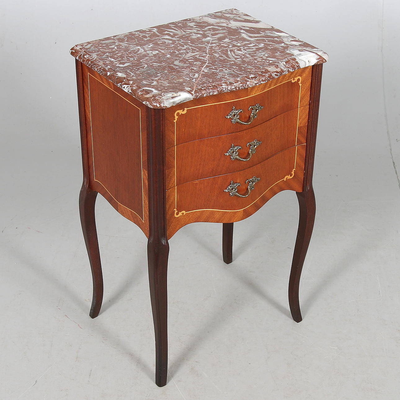 BYRÅ, rokoko stil. 1900-tal.