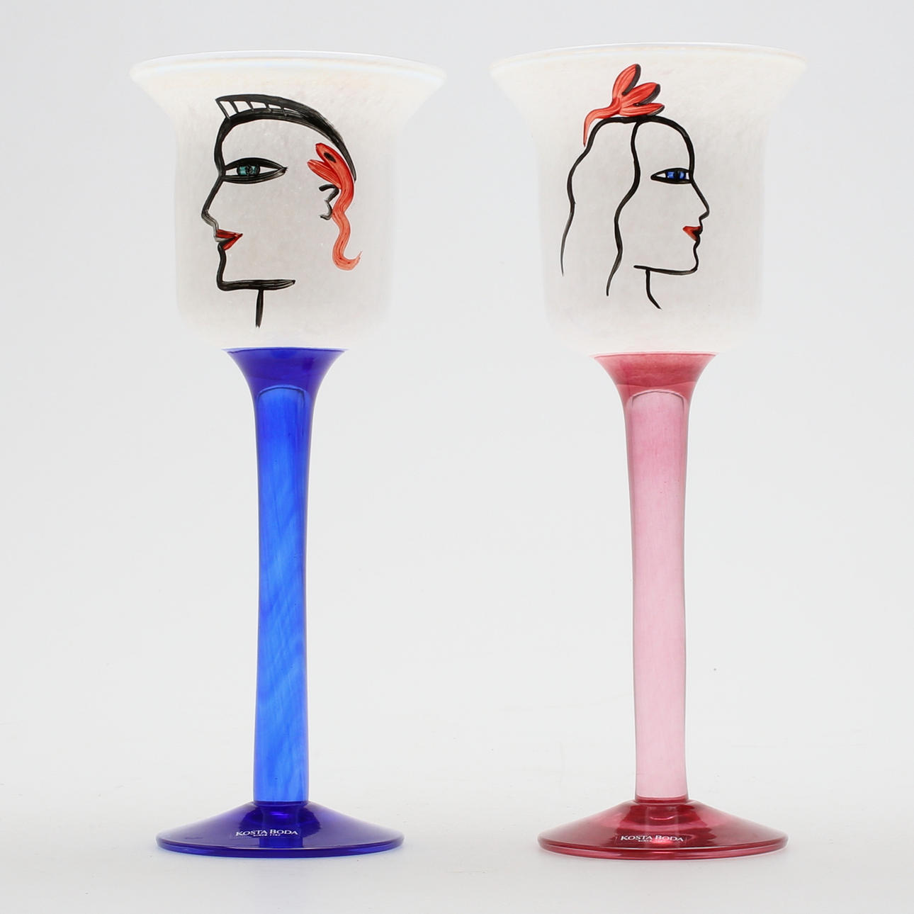 VINGLAS, 2 st, Ulrica Hydman-Vallien, Kosta Boda, 1900-tal.