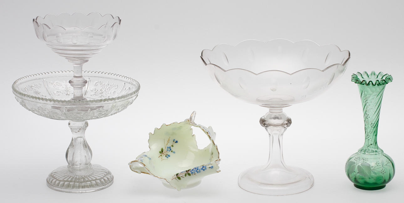 GLASFÖREMÅL, 5 delar, 1800/1900-tal.