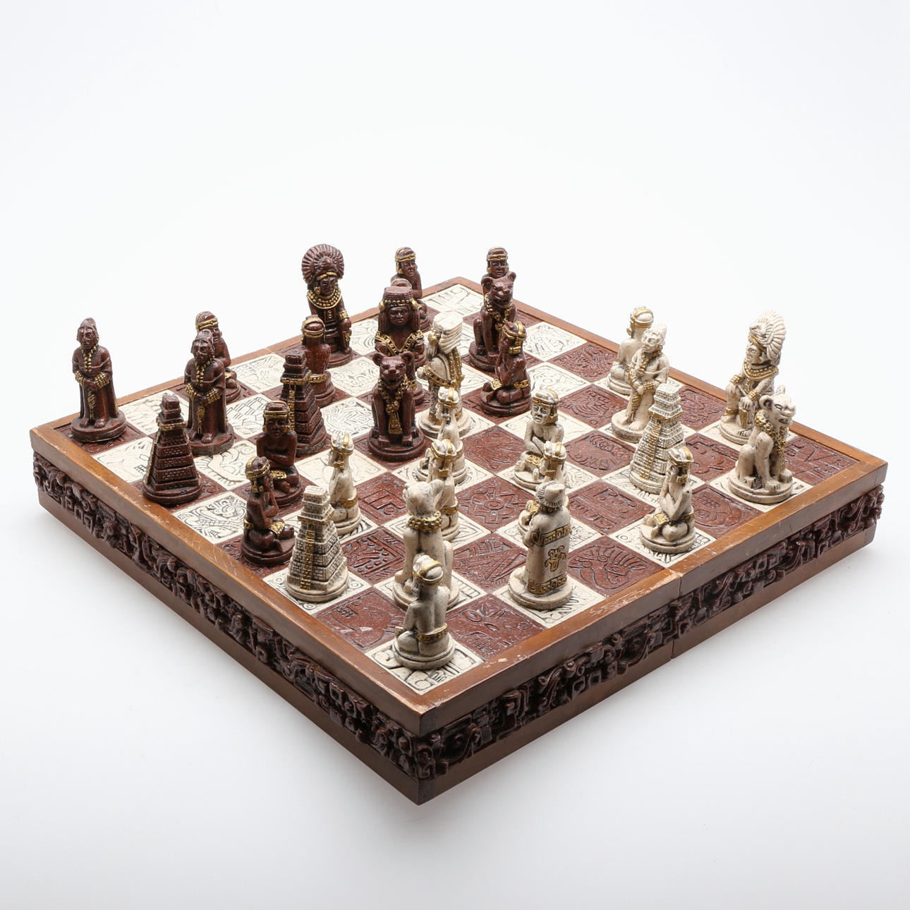 SHACKBRÄDE med PJÄSER, trä samt stenmassa, 1900-tal.