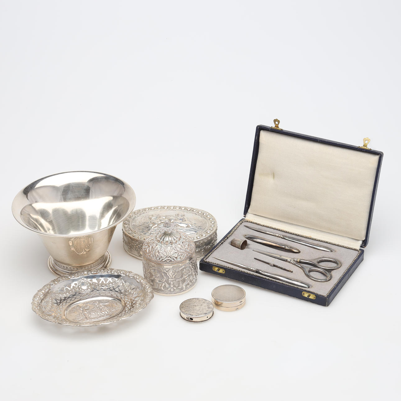 SILVER OBJECTS, 12 pieces. Silver & Metals - Silver - Auctionet