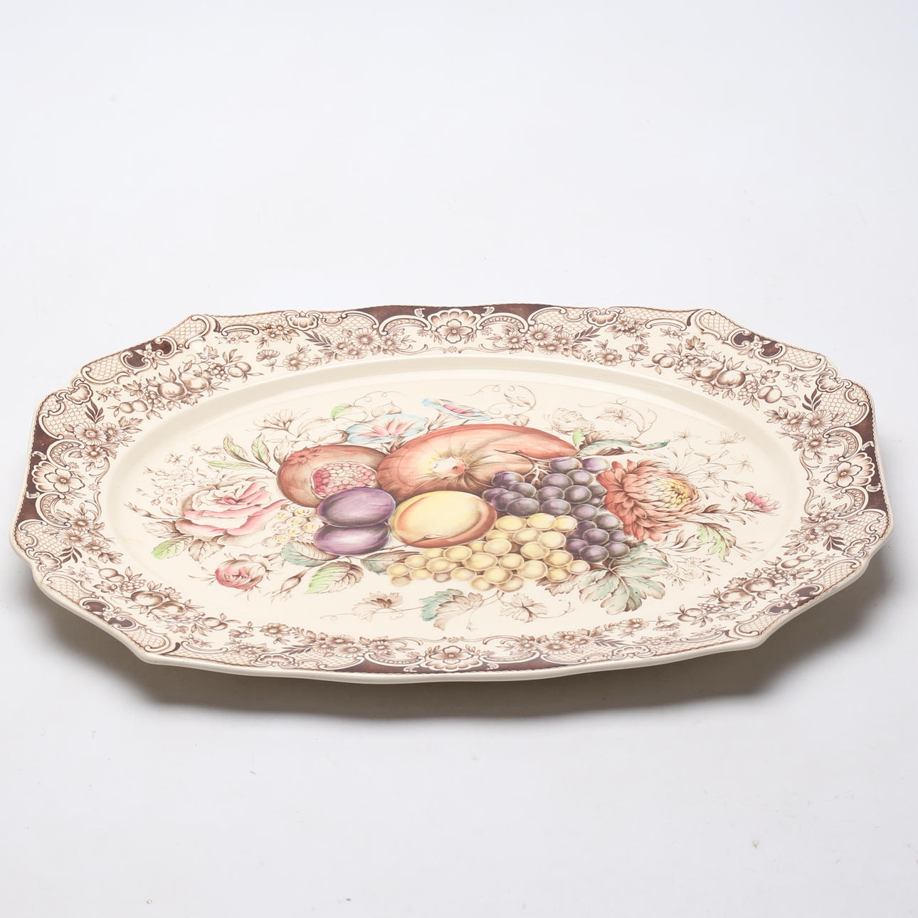 A SERVING DISH, Windsor Ware, Johnson Bros, England.