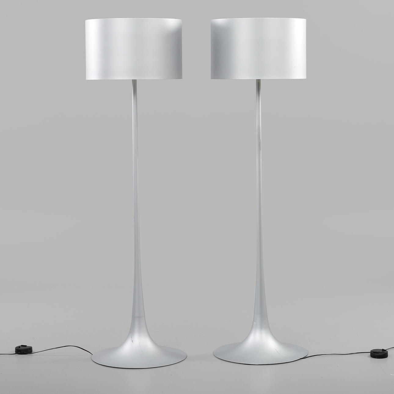 SEBASTIAN WRONG. Golvlampor, ett par, "Spun light", Flos.