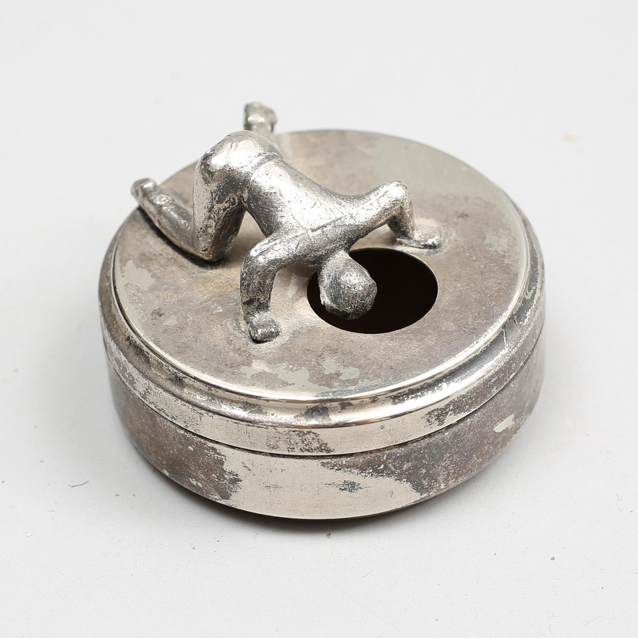 MANSCHETTKNAPPASK, nysilver, sannolikt Widerholm & Dahlberg, 1900-talets första hälft.