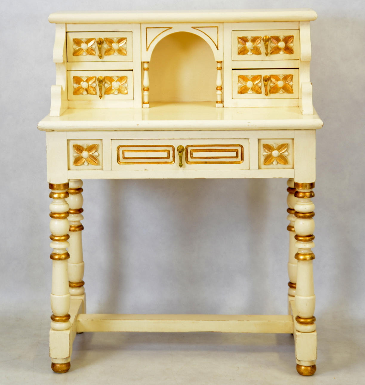 SKRIVBYRÅ, vitmålad, 1900-tal.