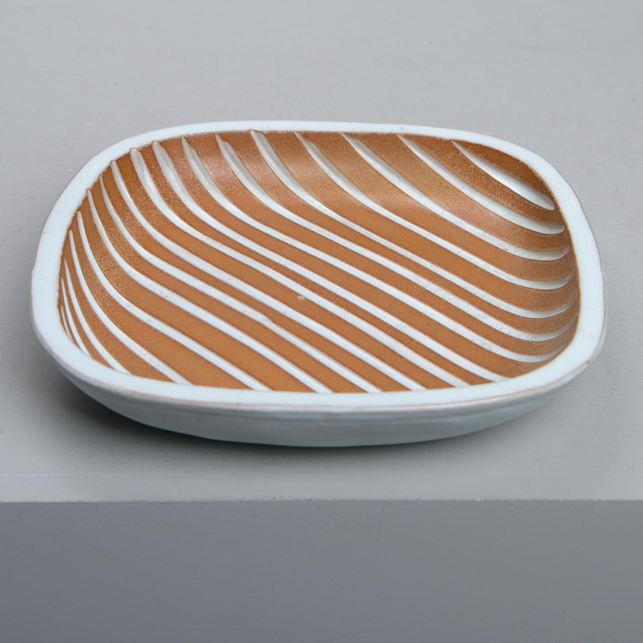 INGRID ATTERBERG. Fat, "Inca", Upsala Ekeby, 1947-53.