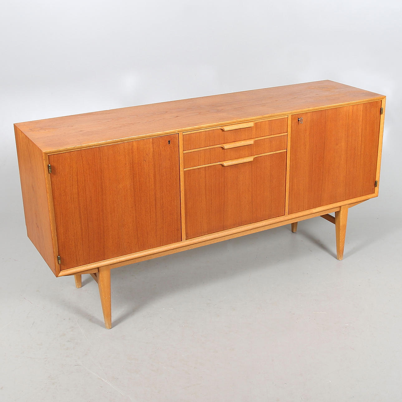 SIDEBOARD, teak. 1950/60-tal.