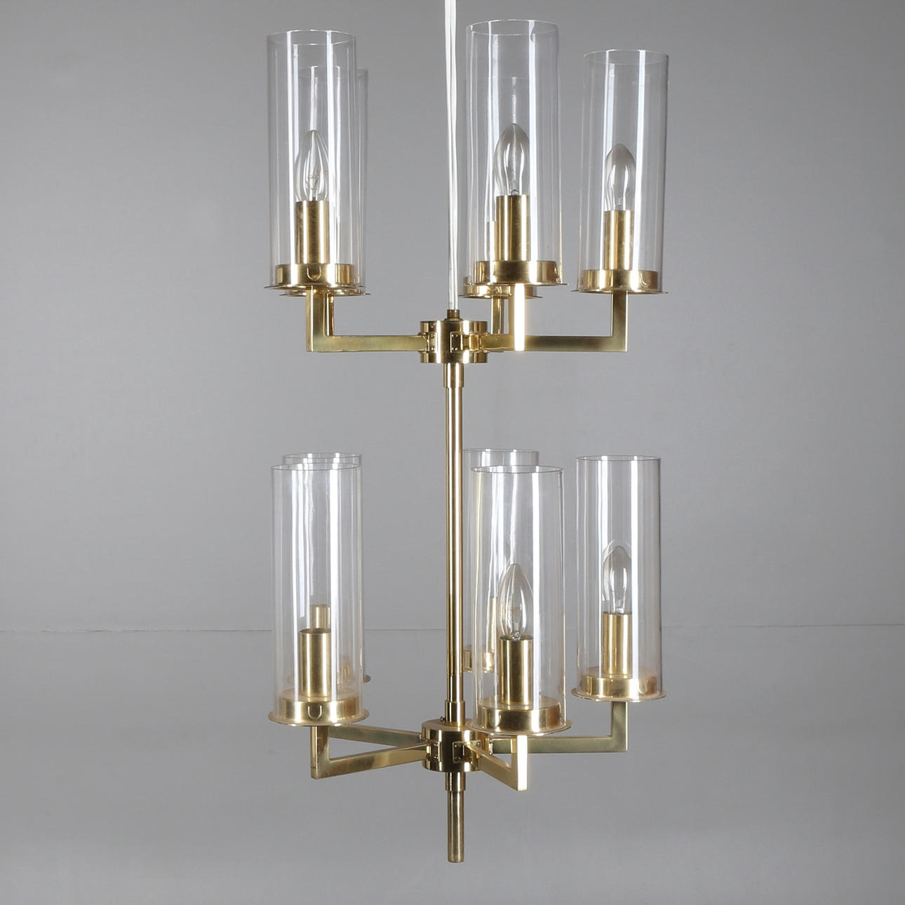 TAKLAMPA, mässing samt glas, Hans-Agne Jakobsson AB, Markaryd, 1900-talets andra hälft.