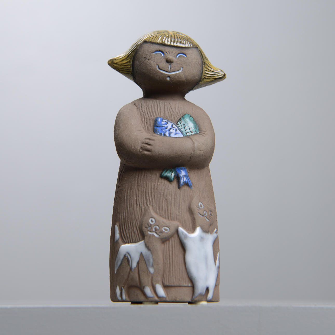 MARI SIMMULSON. “Gina”, model 43145/748, Upsala Ekeby.