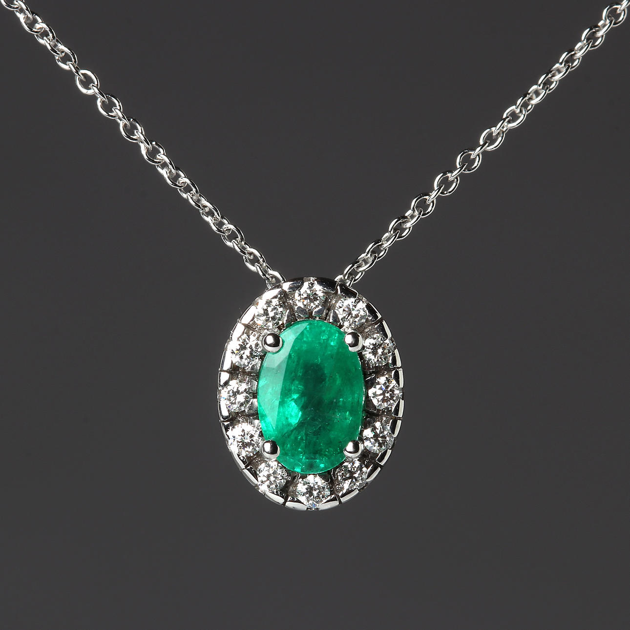 SMARAGD HALSKÆDE 18K.