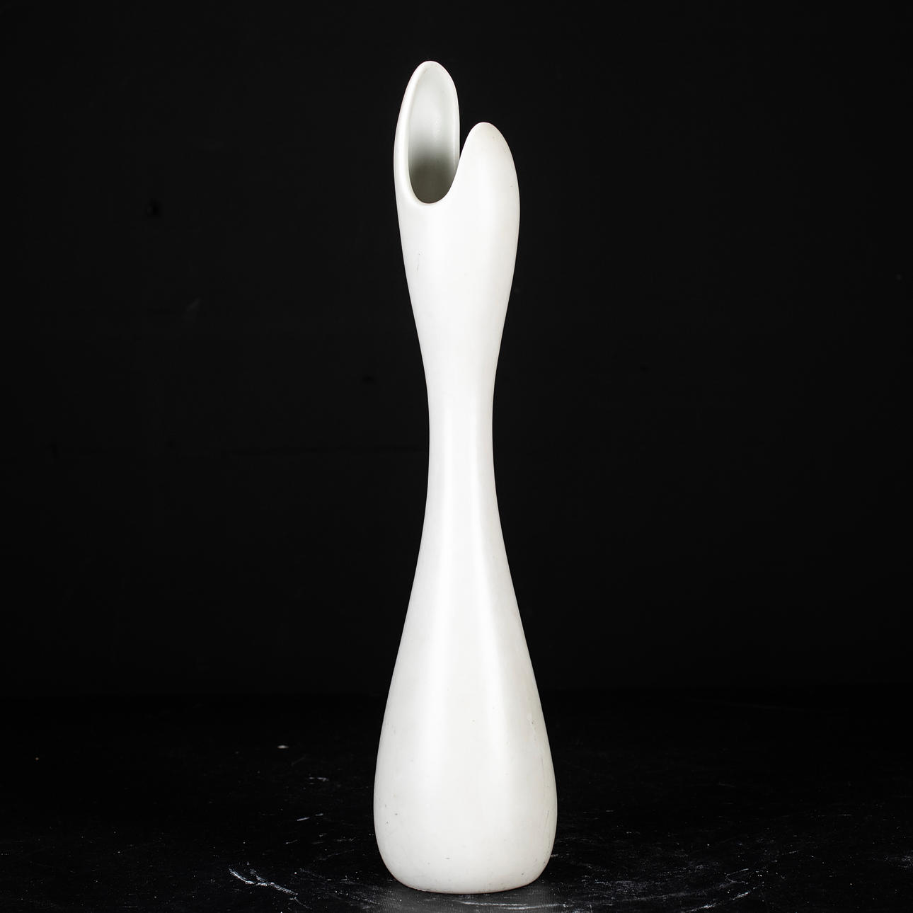 GUNNAR NYLUND. A stoneware vase "Carolina" Rörstrand, Signed.