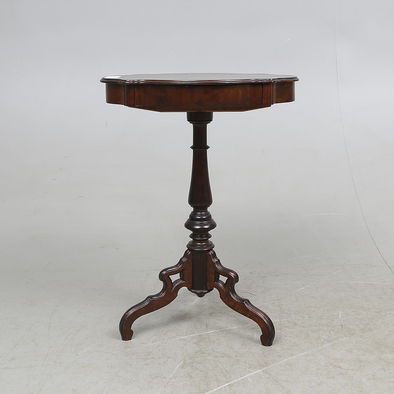 SYBORD, nyrokoko, omkring 1900.