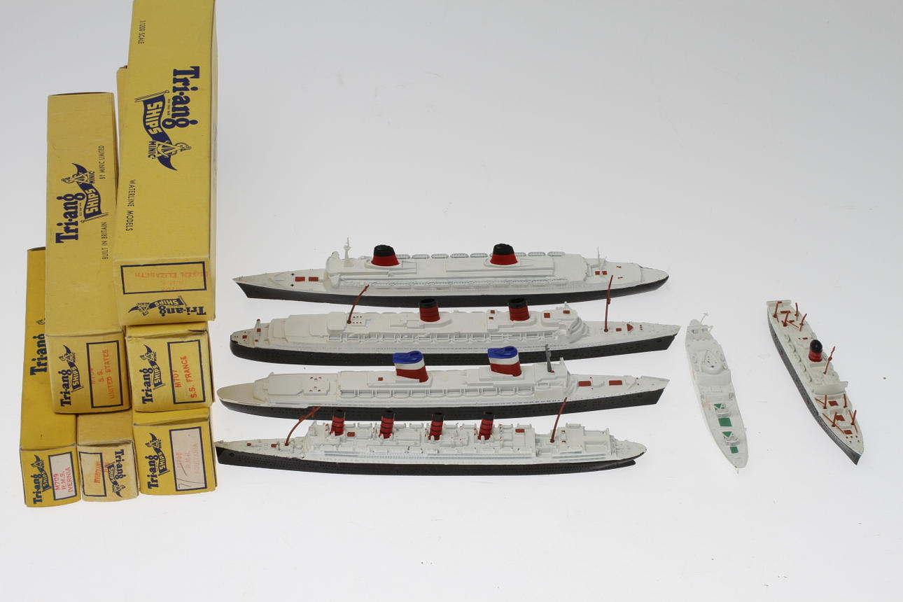 MODELLBÅTAR TRIANG 6 stycken i originalkartonger.