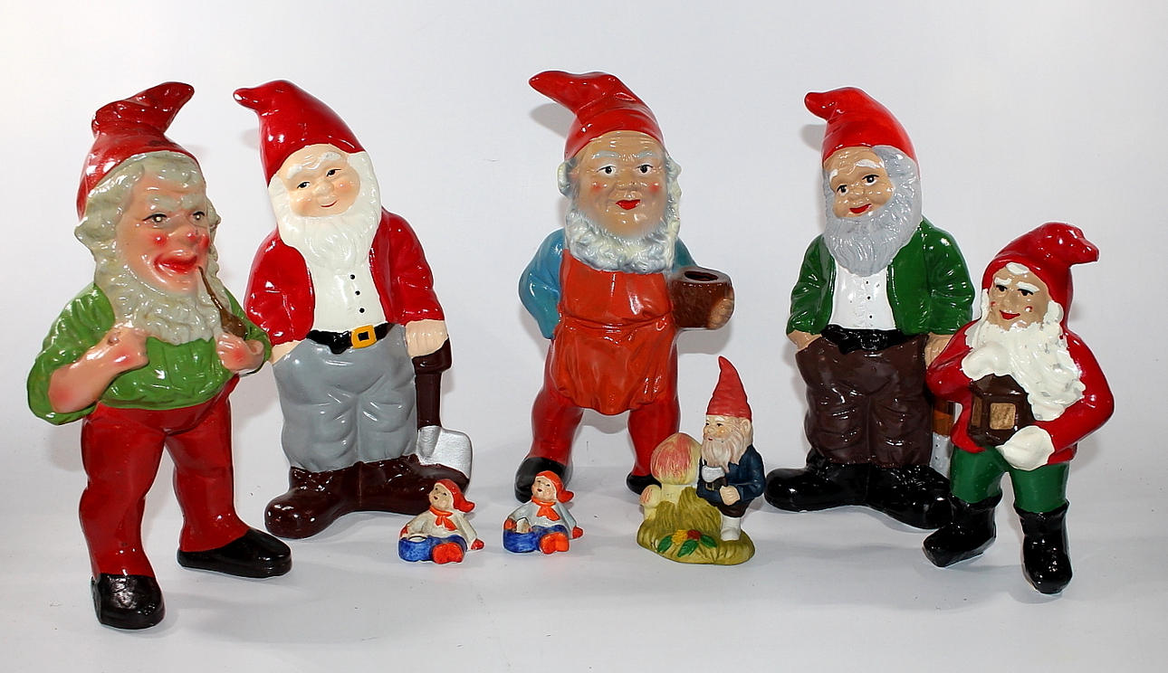 TOMTAR, 8 stycken, keramik och porslin.