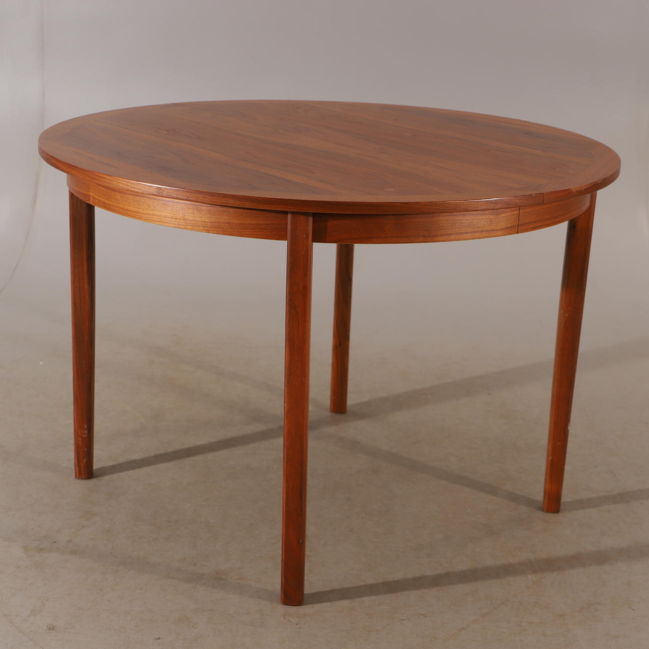 MATBORD, valnöt, 1960-tal.