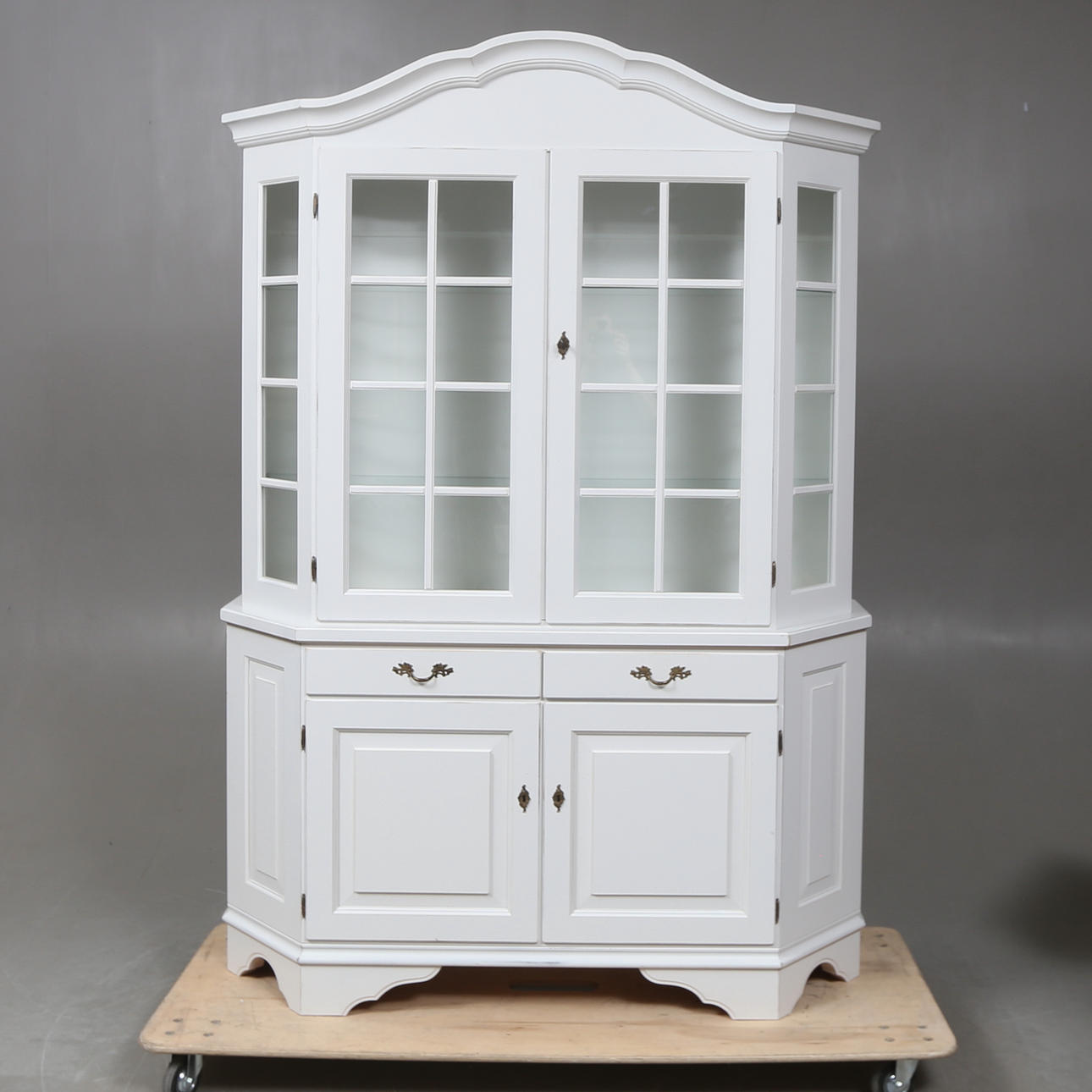 VITRINSKÅP, rokokostil, 1900/2000-tal.