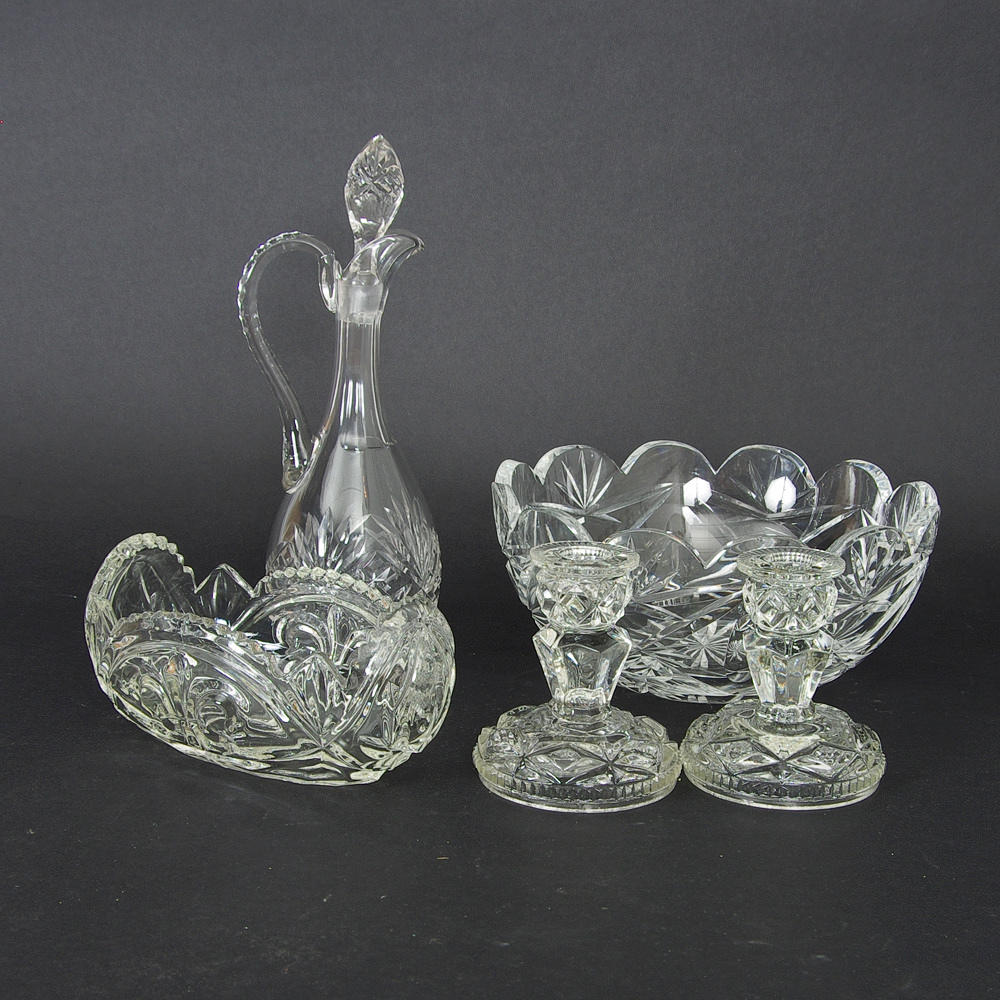 SKÅLAR, KARAFF SAMT LJUSSTAKAR, kristall/pressglas.