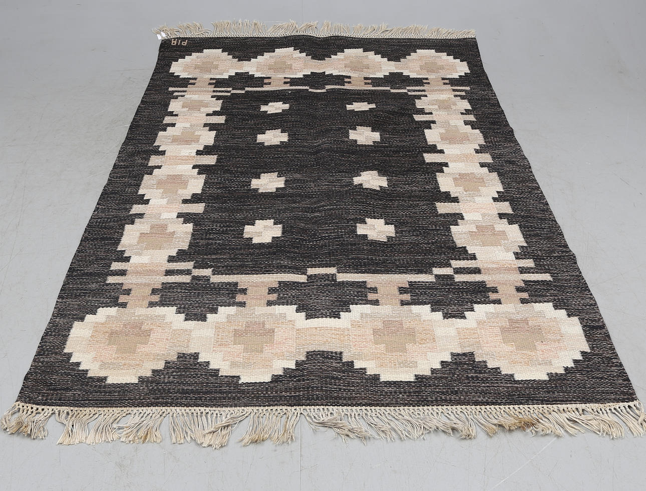 MATTA, röllakan, signerad PIA, 1900-talets andra hälft, ca. 240x170 cm.