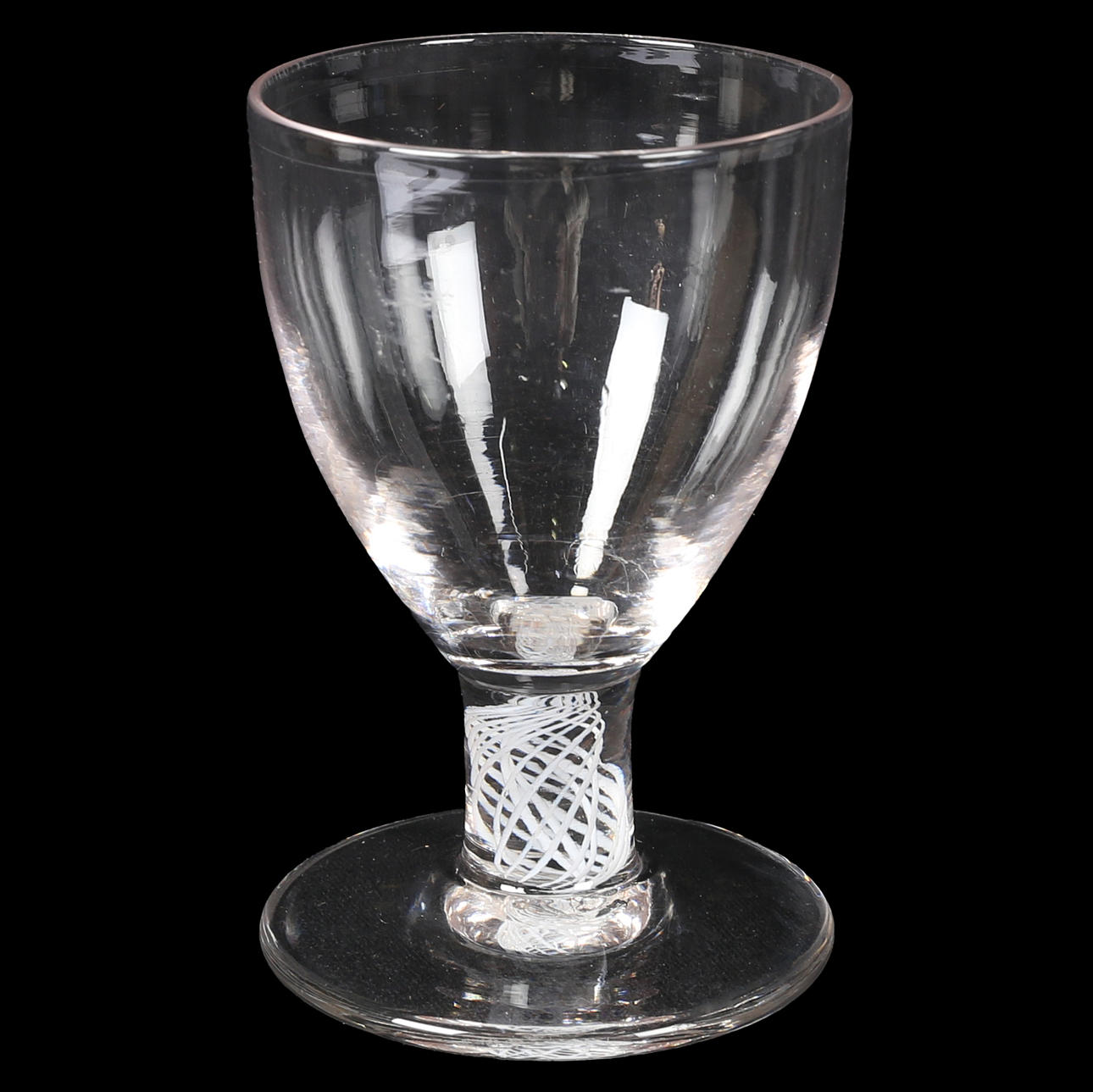 UN TAMBOR DE CRISTAL DE ALREDEDOR DE 1910.