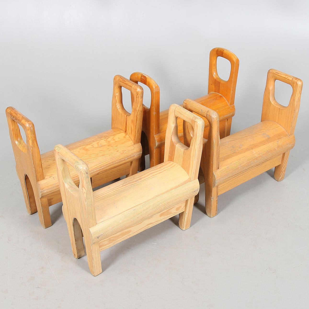 GYMNASTIKREDSKAP för BOM, 4 st. 1900-talets första hälft.