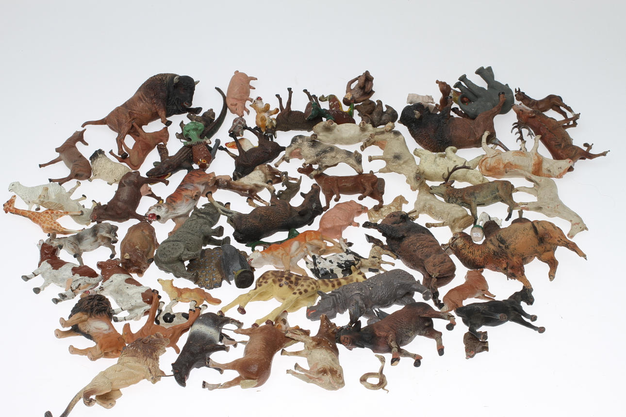 DJUR mestadels ELASTOLIN och LINEOL cirka 70 stycken.