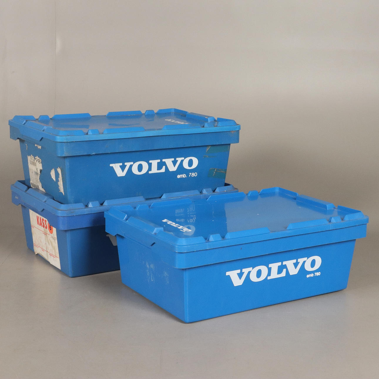 KUNSTSTOFFSCHALEN mit Deckel, 3 VOLVO.