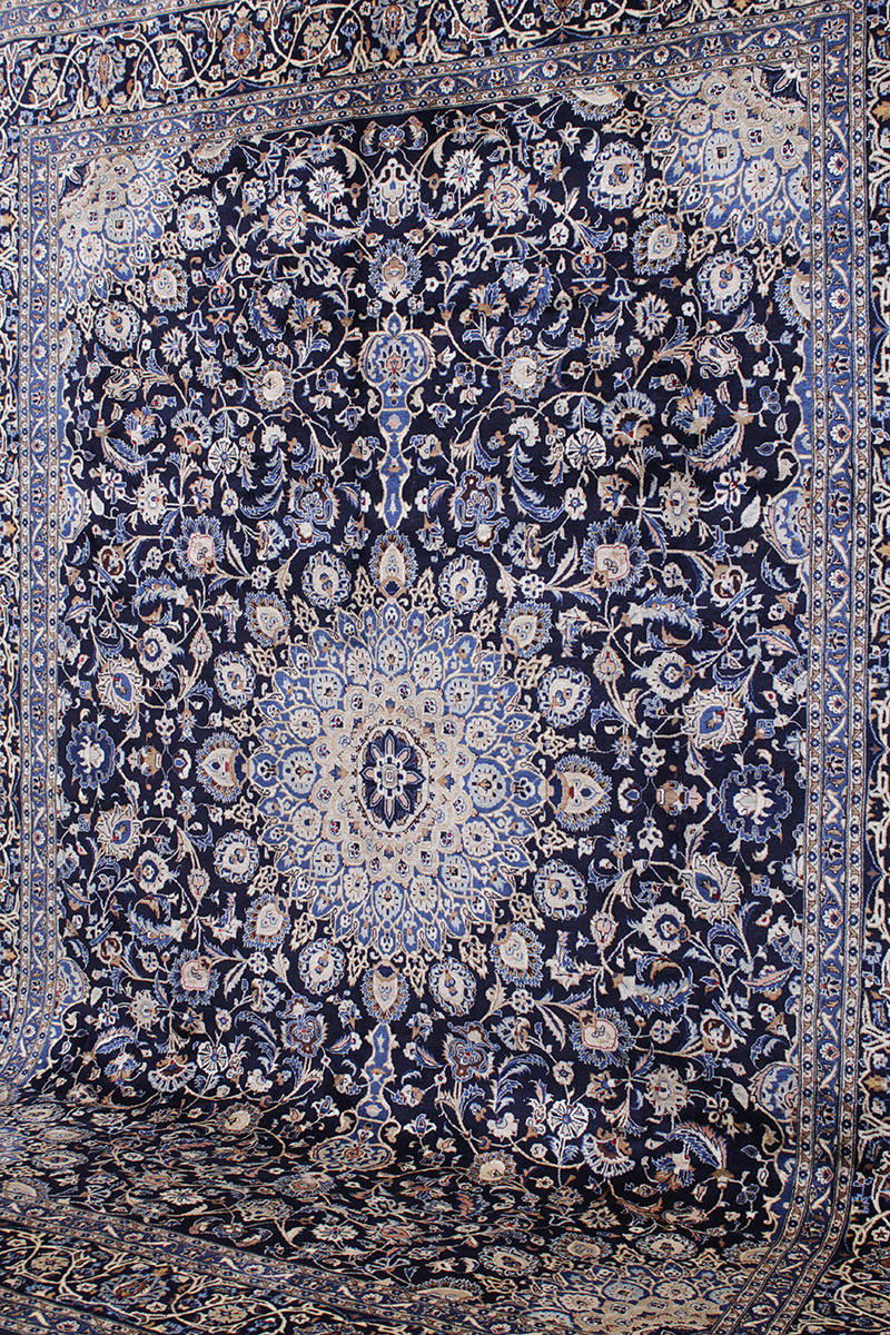MATTA, Persisk, blå kashmar, 385 x 296 cm.