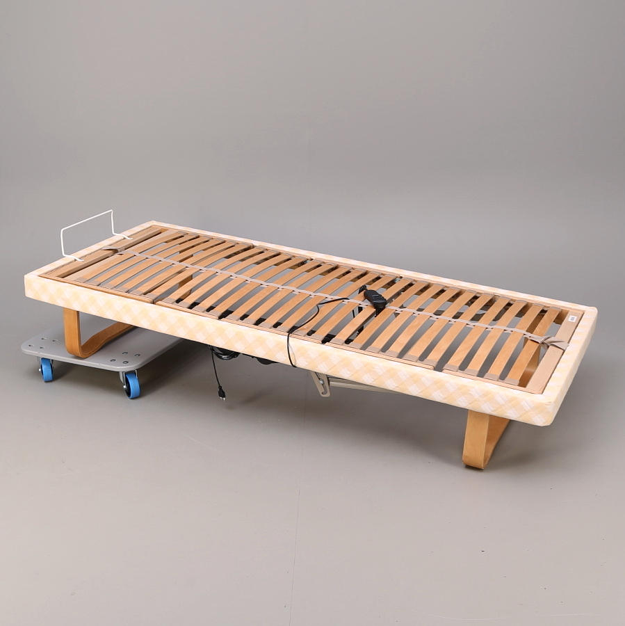 SÄNG, motoriserad, 200x90 cm.