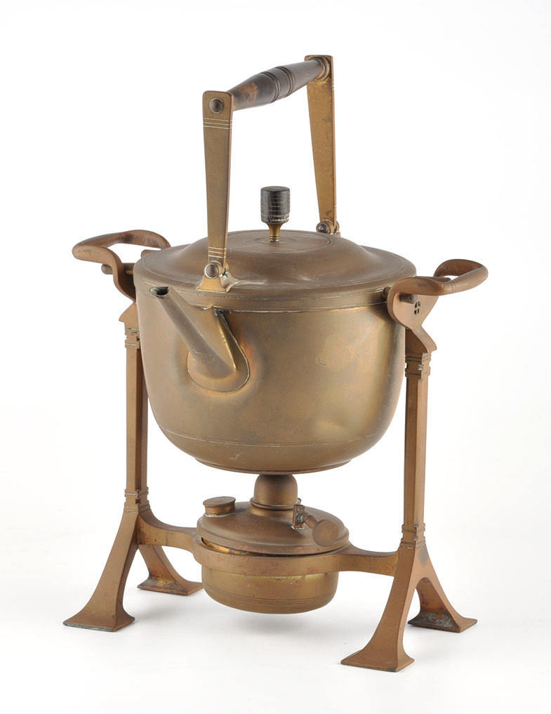 ANTIKE TEEMASCHINE. Kropp & ram i brons, fotogenbrännare.