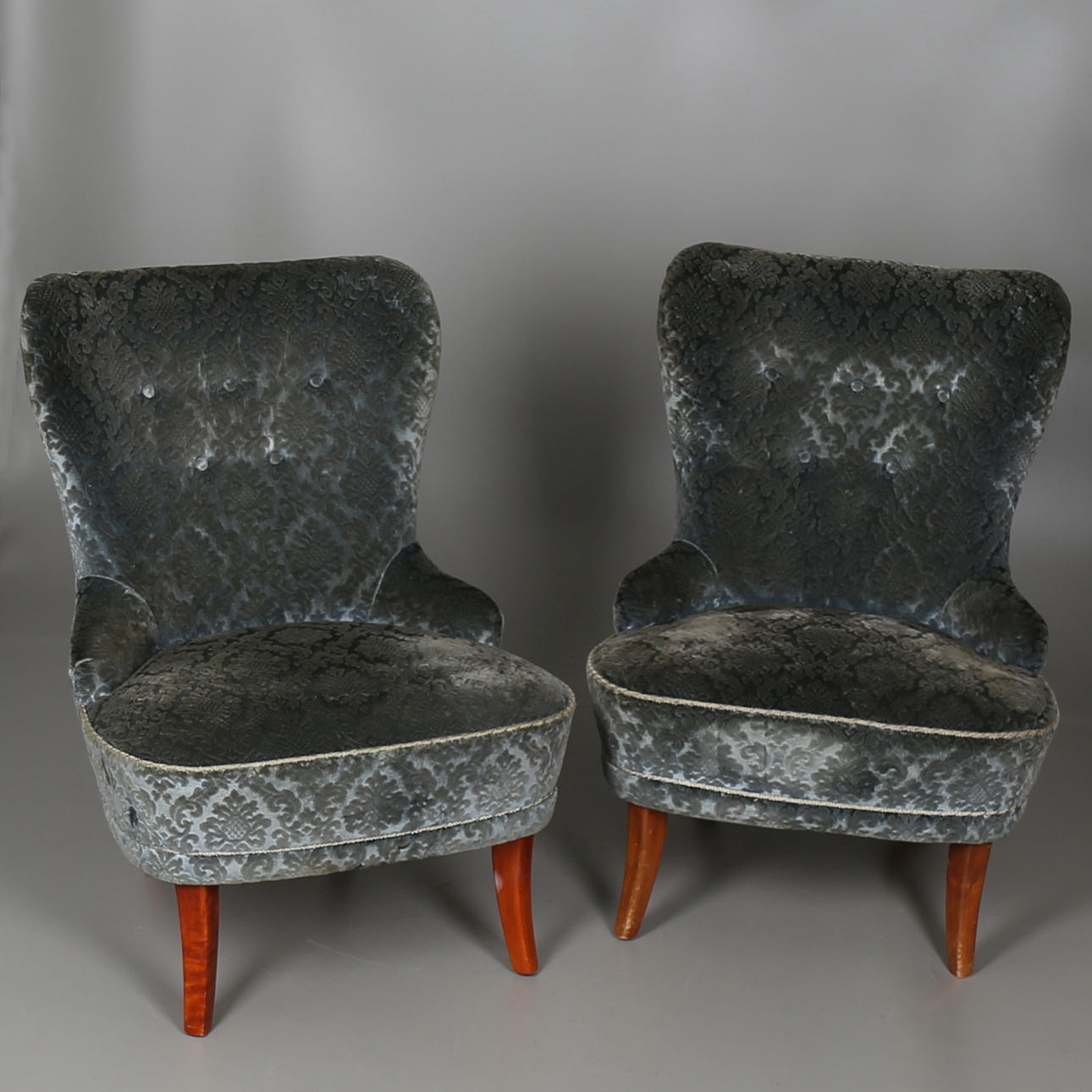 EMMAFÅTÖLJER, ett par, 1900-talets första hälft.